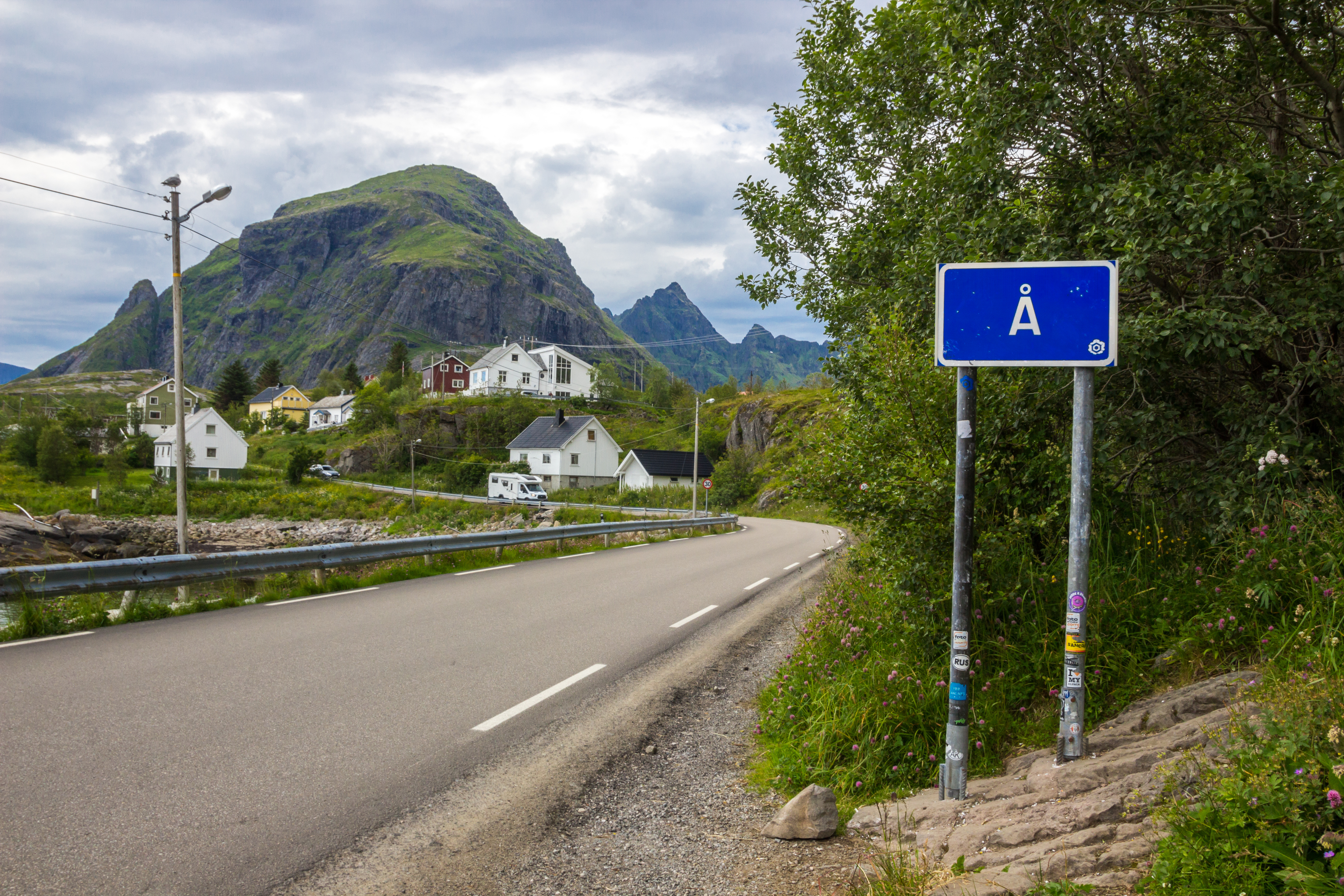 Veg skilt med teksten Å