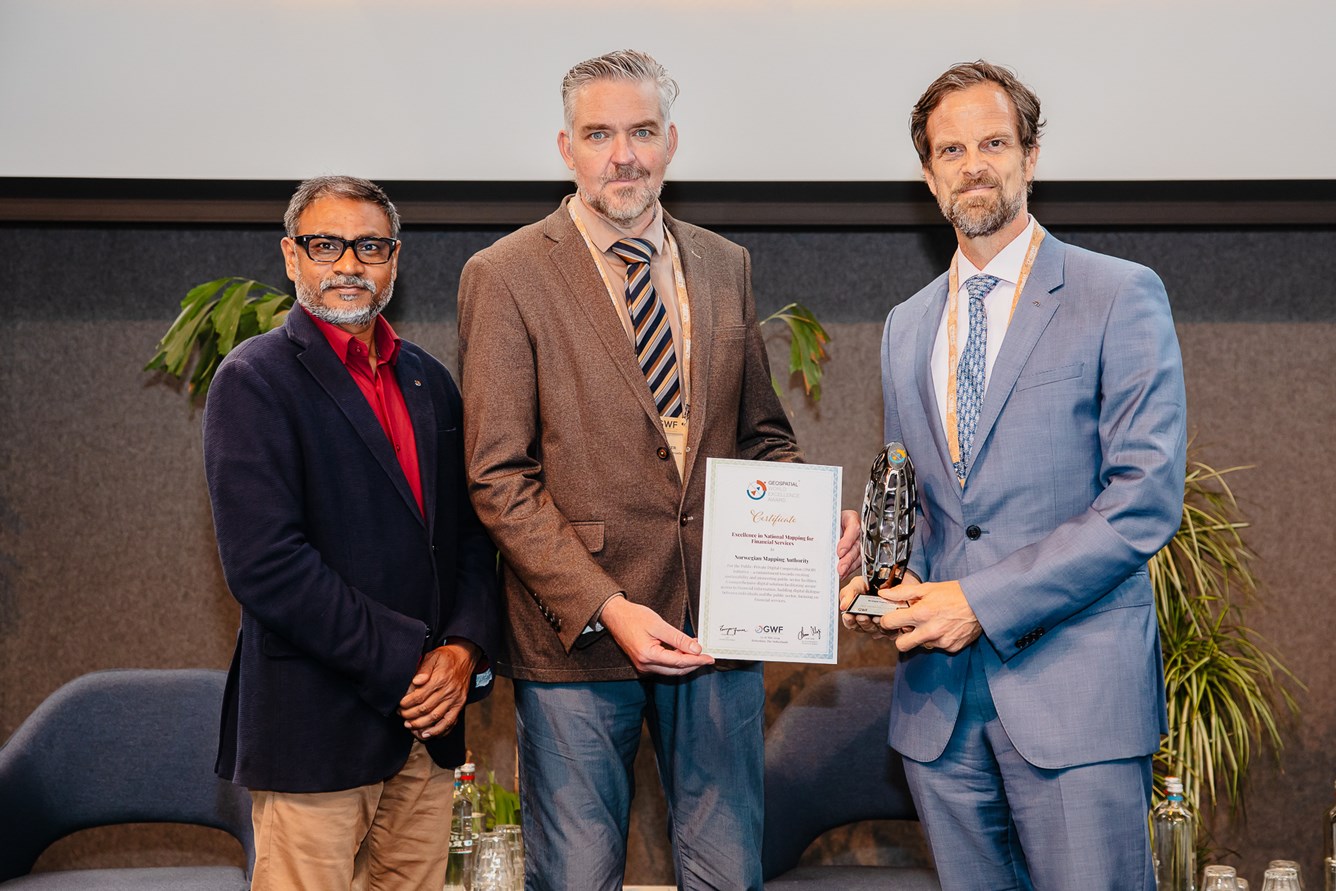 Award_Geospatial-World-Awards-2024_Foto_Geospatial-World-Forum.jpg