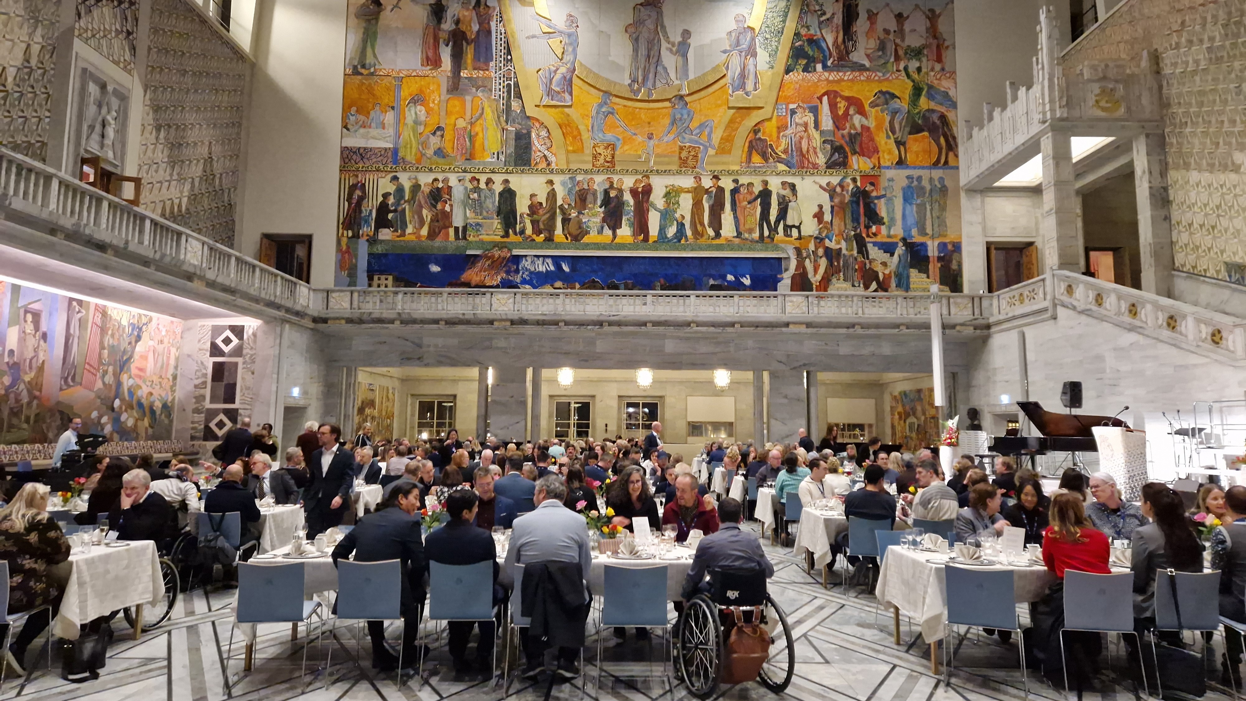 UD2024-konferansemiddag-p&aring;-r&aring;huset-Oslo-16-9.jpg