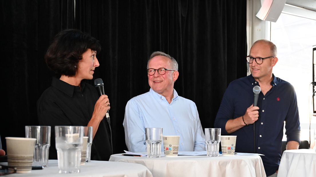 Kimberly Mathisen, Lars Peder Brekk og Johnny Welle i paneldebatt på Arendalsuka 2022. Foto: Kristine Aasen / Brønnøysundregistrene