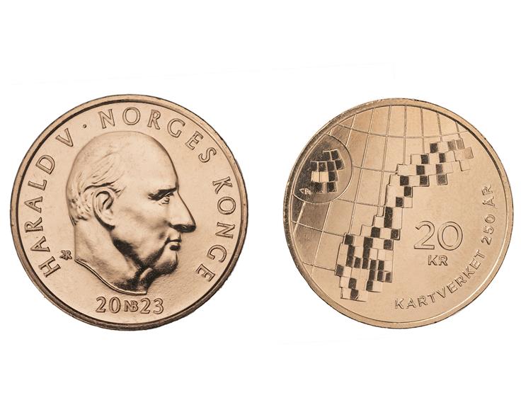 20-krone med spesialpreg på inspirert av kartblad på den ene siden og Kong Harald V på andre siden. Foto: Norges Bank