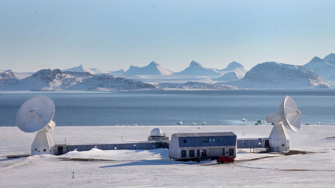 Det geodetiske jordobservatoriet i Ny-Ålesund på Svalbard. Foto: Bjørn-Owe Homberg